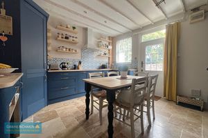 Kitchen- click for photo gallery